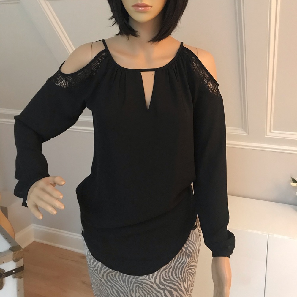 WHBM Cold Shoulder Black Blouse. Size XXS NWT